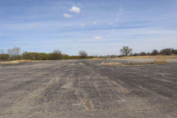 Showcase Cinemas Flint East - April 2021 Now An Empty Lot (newer photo)